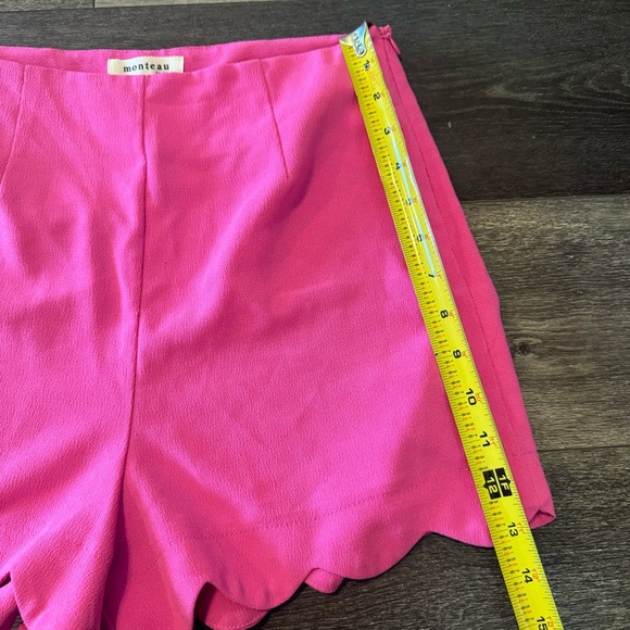 Monteau size Medium Pink High Waisted Scalloped Hem Shorts - Picture 3 of 10